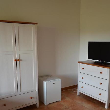 Hotel Na Statku Mirosov Mirosov  ภายนอก รูปภาพ