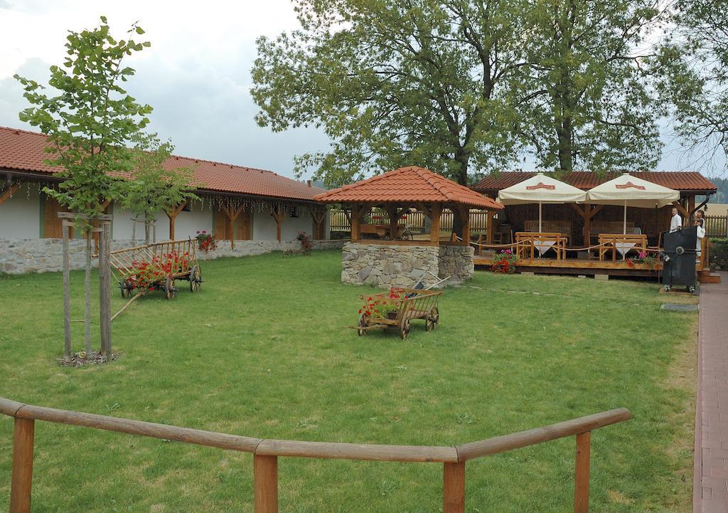 Hotel Na Statku Mirosov Mirosov  ภายนอก รูปภาพ