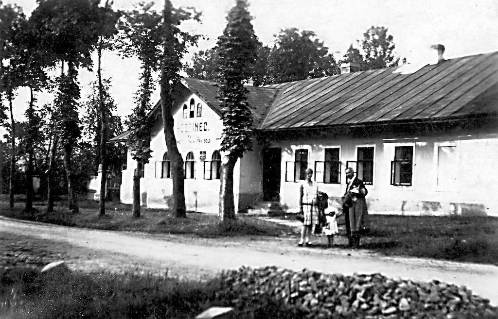 Hotel Na Statku Mirosov Mirosov  ภายนอก รูปภาพ
