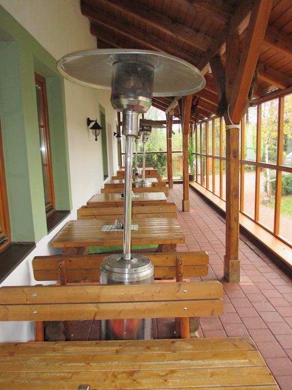 Hotel Na Statku Mirosov Mirosov  ภายนอก รูปภาพ