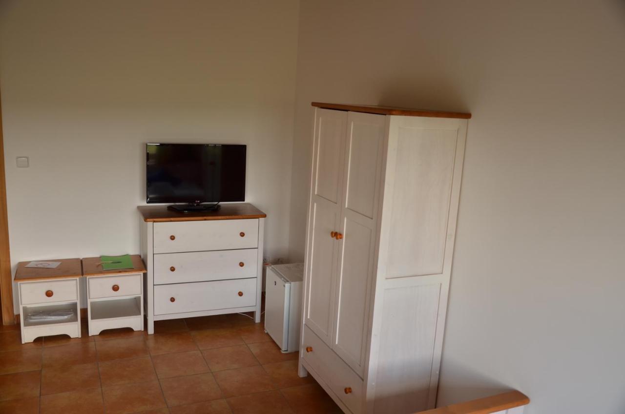 Hotel Na Statku Mirosov Mirosov  ภายนอก รูปภาพ