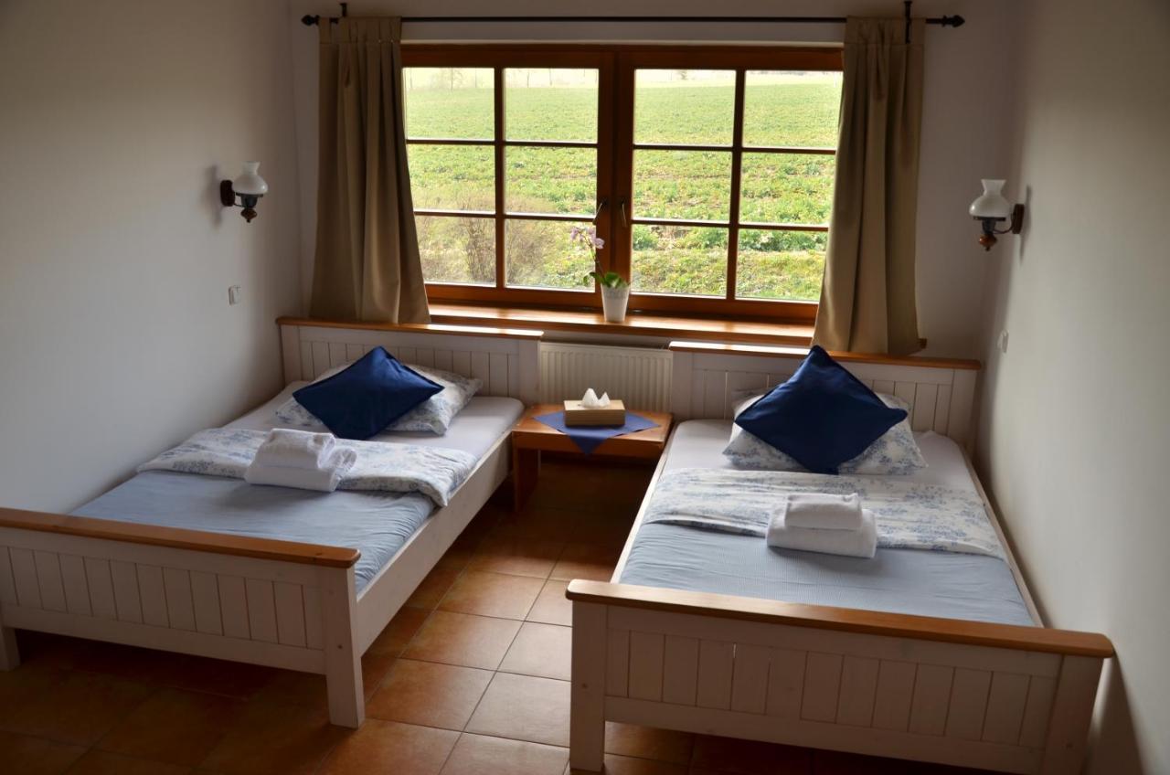 Hotel Na Statku Mirosov Mirosov  ภายนอก รูปภาพ